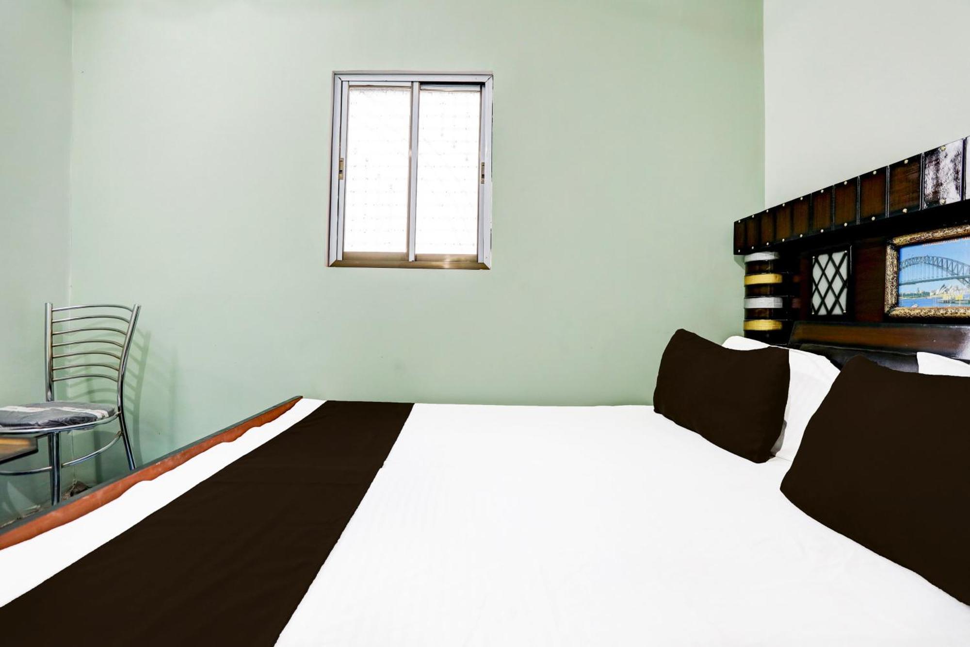 Hotel O V.K. Hotel Prayagraj Esterno foto