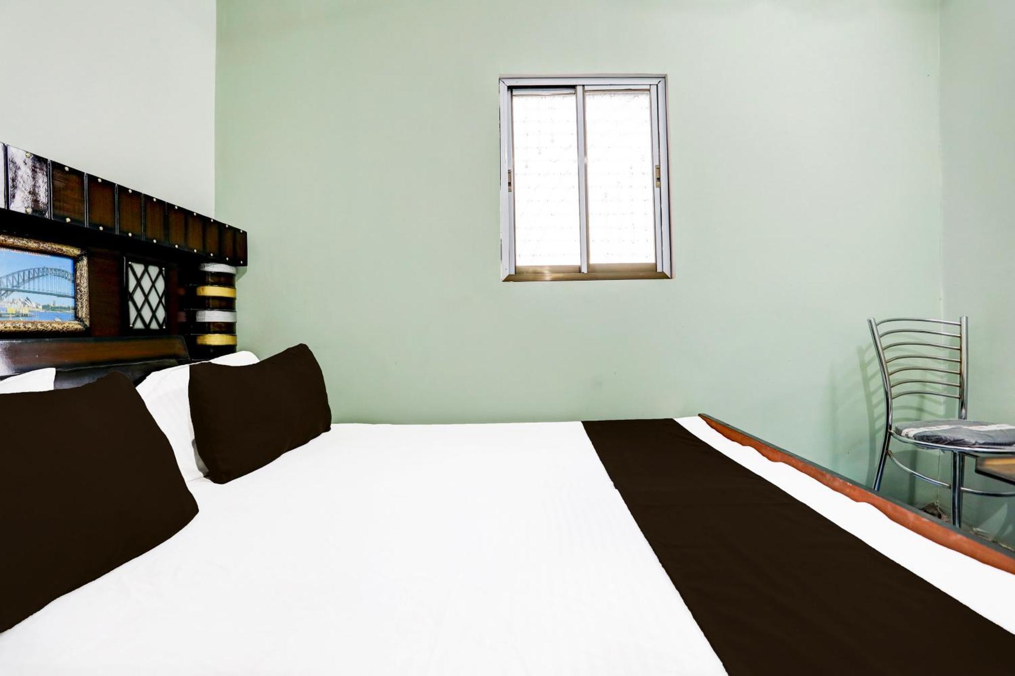 Hotel O V.K. Hotel Prayagraj Esterno foto